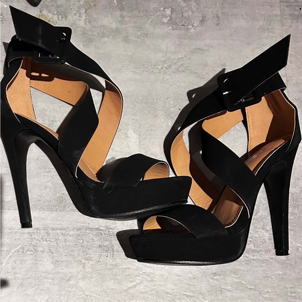 7.5 velvet heels